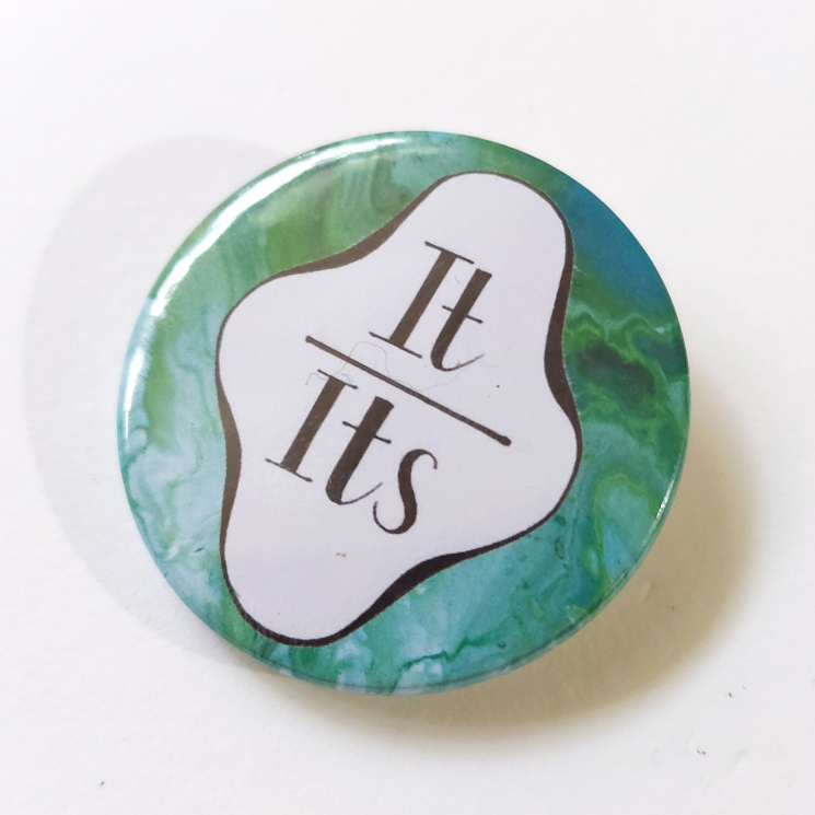 It-Its Pronoun Badge Hand Letter Watermarble Background