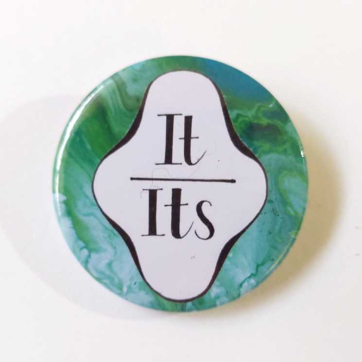 It-Its Pronoun Badge Hand Letter Watermarble Background