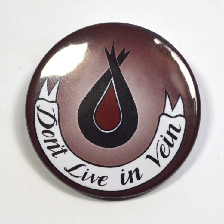 DIscworld "Don't Live In Vein" Überwald League of Temperance Badge