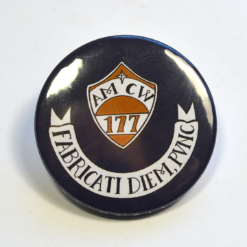 Discworld Captain Vimes "Fabricati Diem, Pvnc" Badge